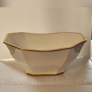 Elegant Ernest Sohn Cream and Gold Ceramic Serving Bowl
